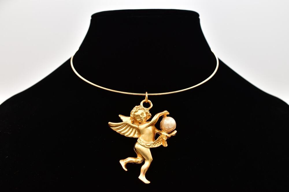 Vintage Brushed Gold Cherub Angel Pearl Pendant Collar Necklace Chunky 1990s NOS